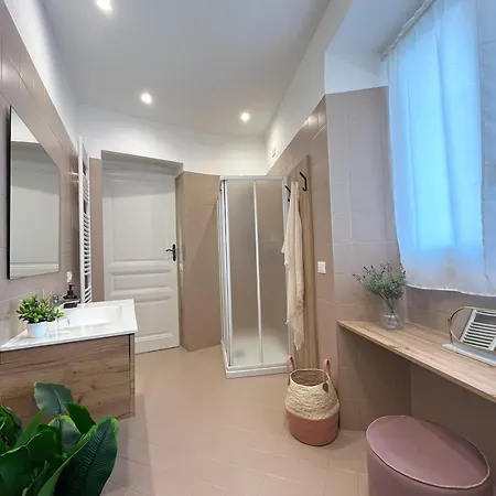 La Casa Di Mek *